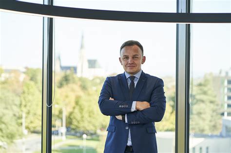 údaje z veřejných rejstříků (obrázek vypovídající o zdrojích)
