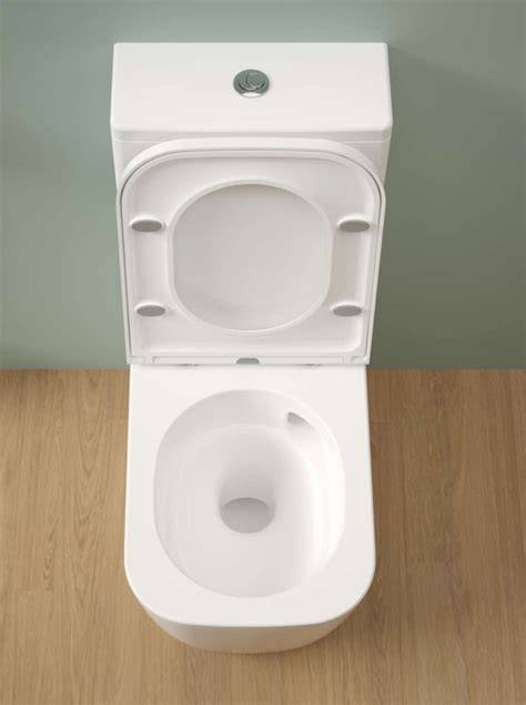 WC set se splachováním a sedátkem