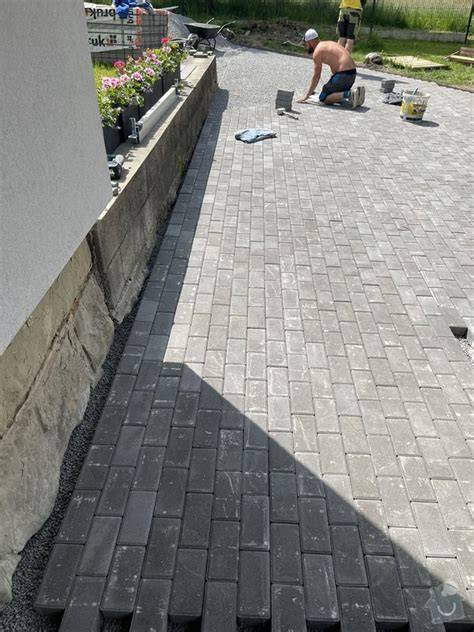 ukázka správné uspořádání dílků zámkové dlažby