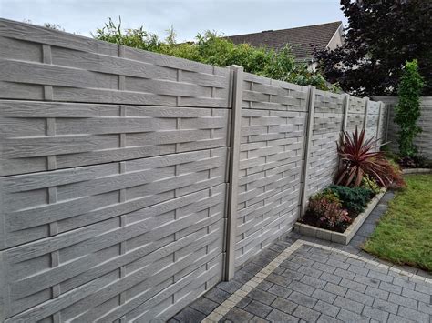 betonový design světlé šedé dlažby