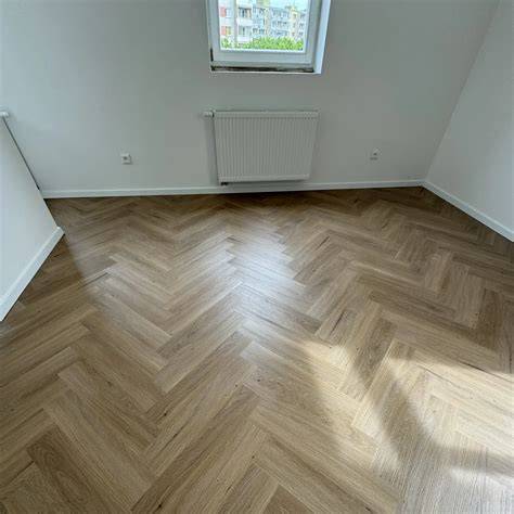 parketní podlaha s protiplísňovým nátěrem