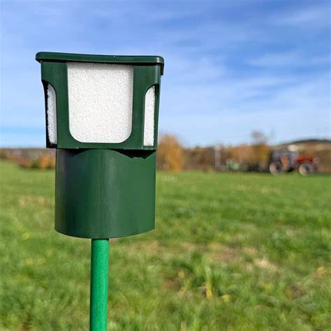 ochrana stromků pachovým ohradníkem a elektrickým ohradníkem