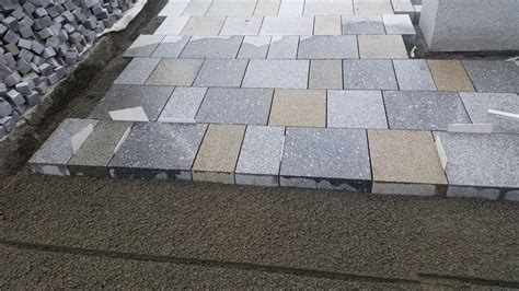 Žulová dlažba šedá - textura a povrch