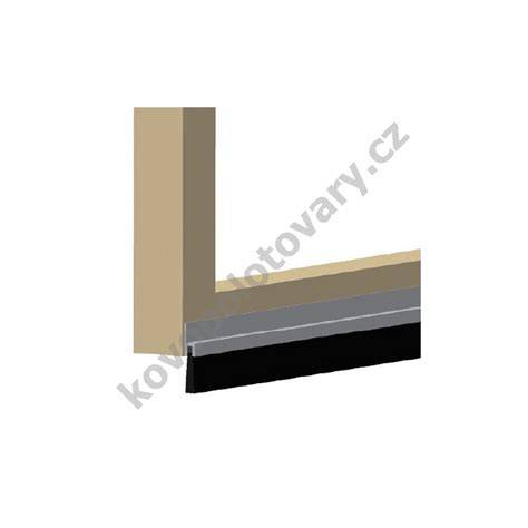 ukázka upevnění těsnícího kartáče k liště