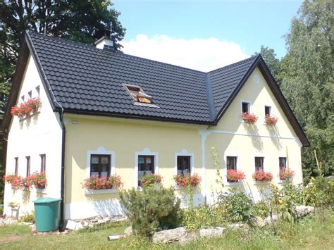 střechy průmyslových a obytných objektů - ukázky realizace
